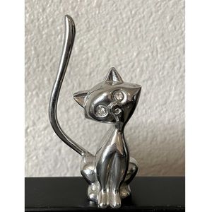 Cat ring holder